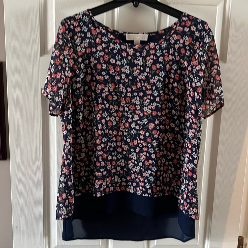 NWOT Michael Michael Kors Spilt Back Top